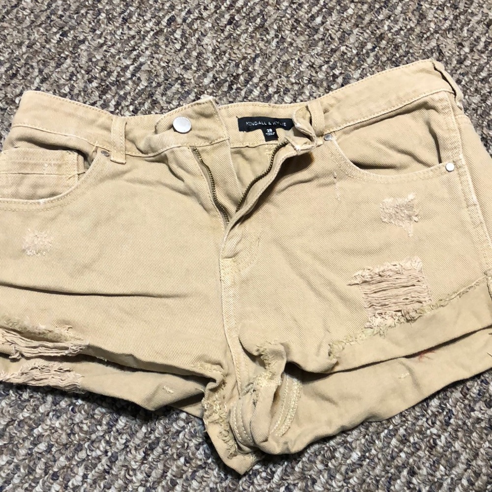 Kendall & Kylie khaki shorts